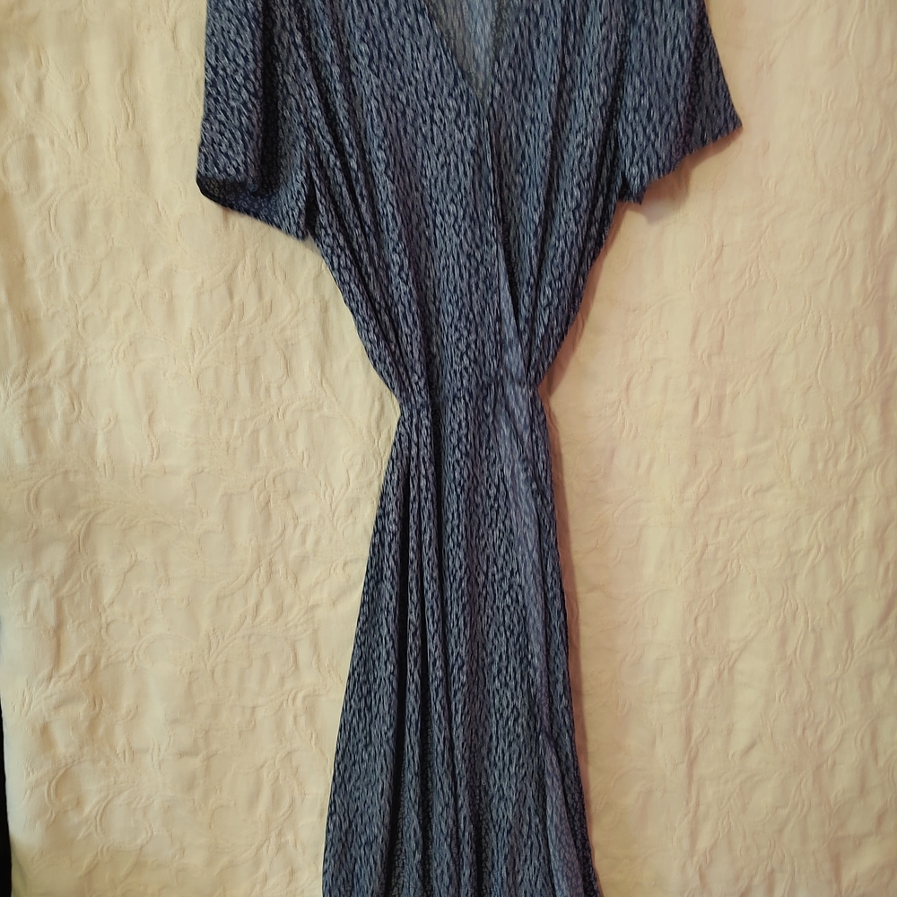 Pretty Garden Women's Wrap Around Dress Blue And White Flower Pattern Size 2xl